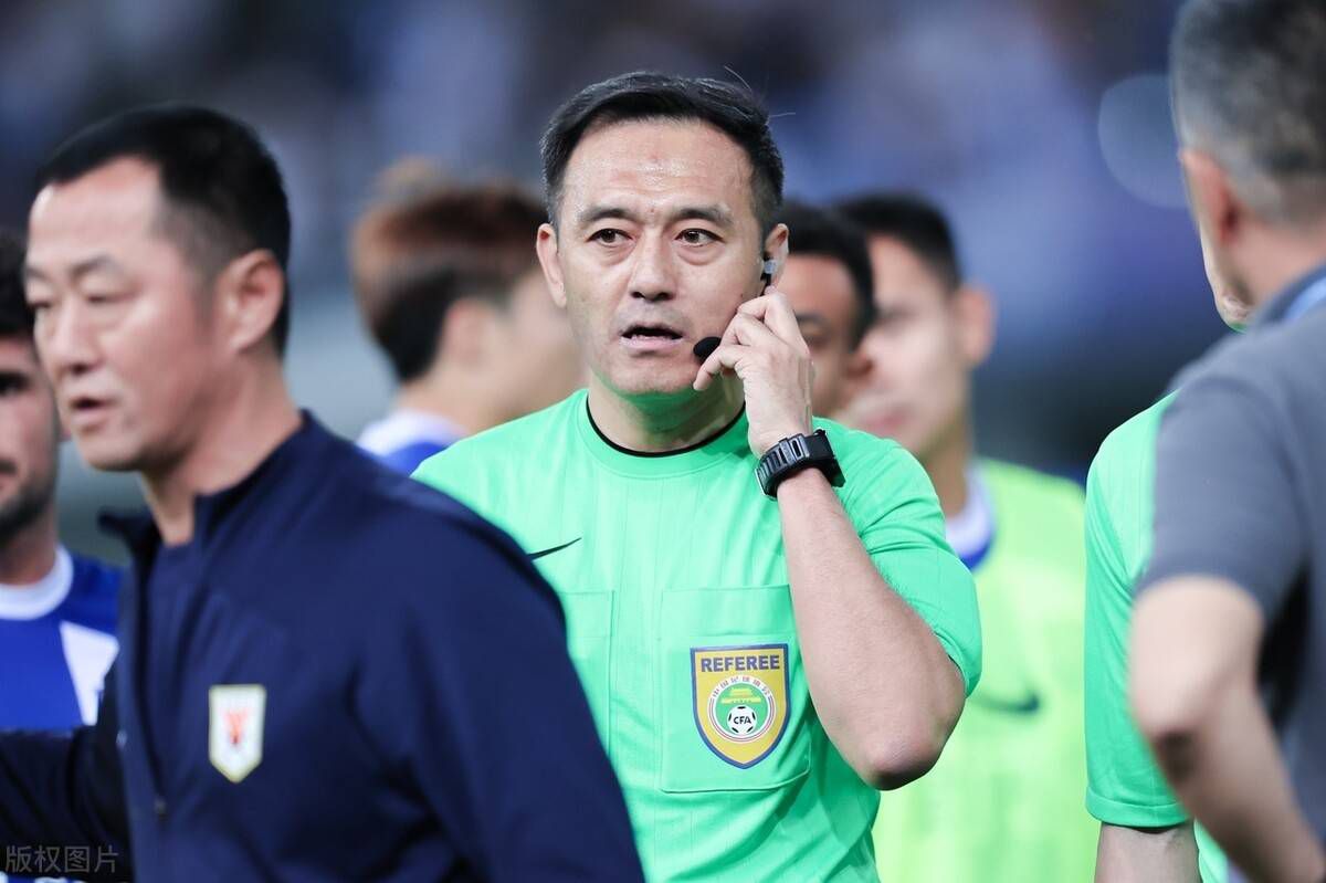 滕哈赫在谈到这个问题时表示：“我坚信拉什福德和霍伊伦是有能力进球的。
